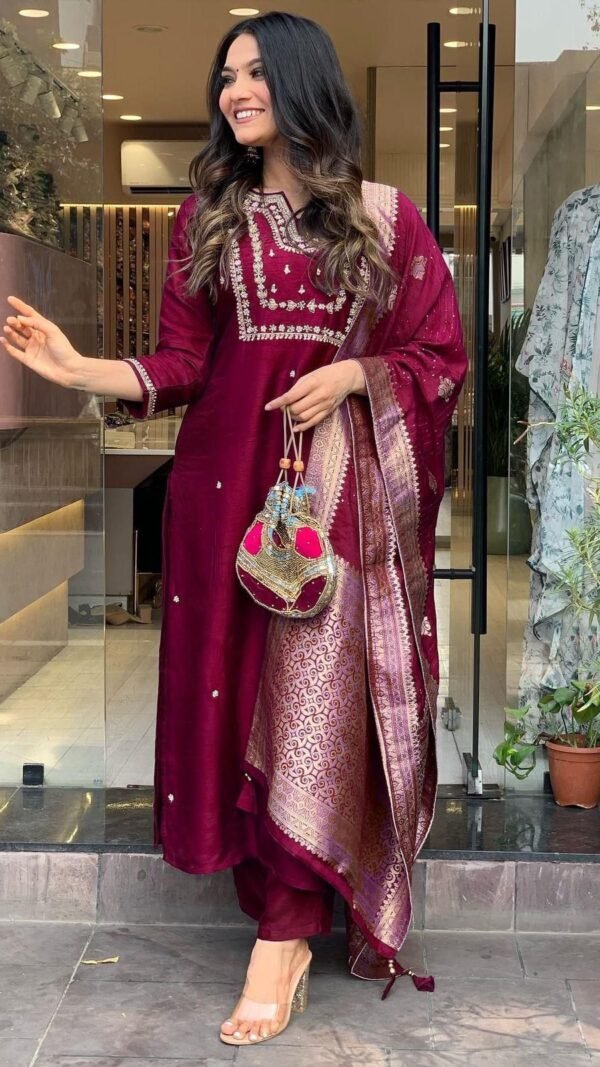 Royal Threads Kurta Set For Women